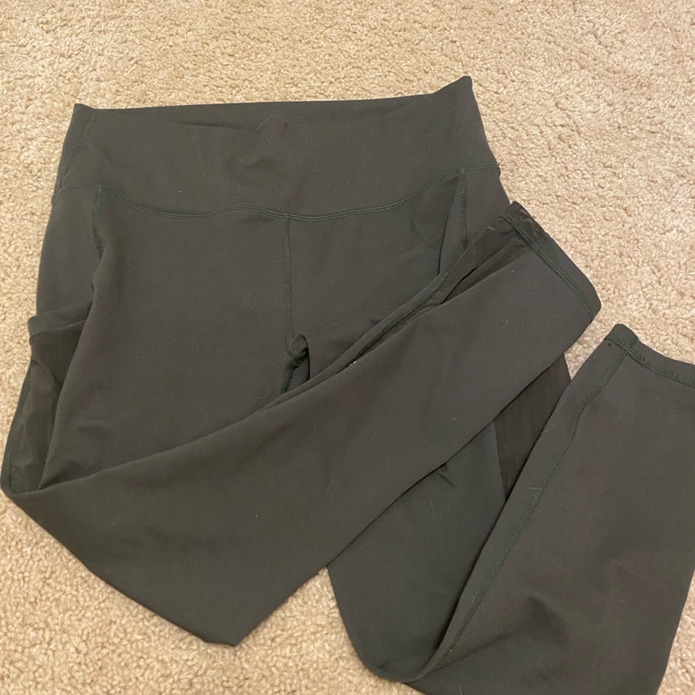 Olive Fabletics leggings mesh sides and pockets